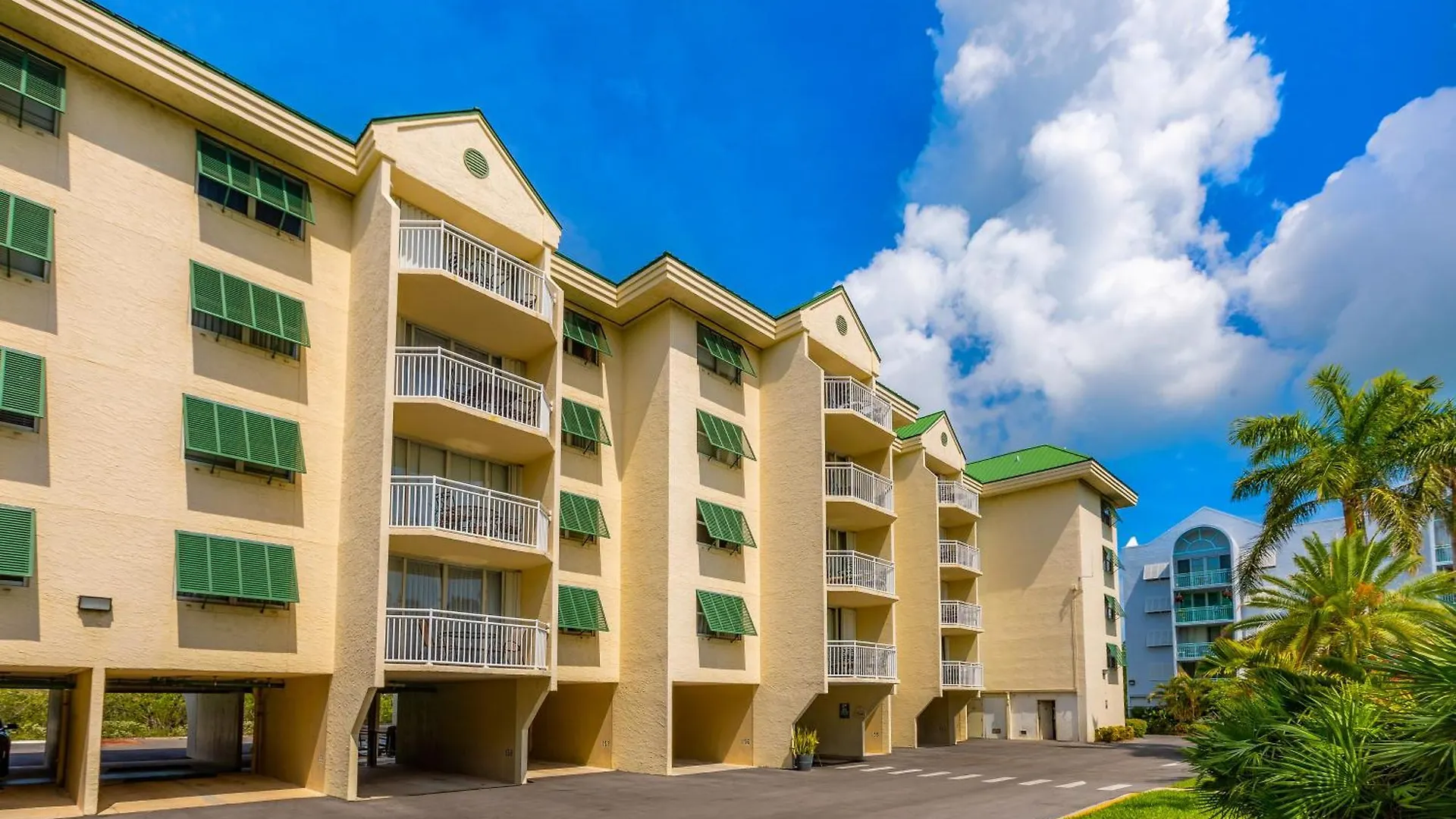 Sunrise Suites Big Kahuna Suite #202 Key West