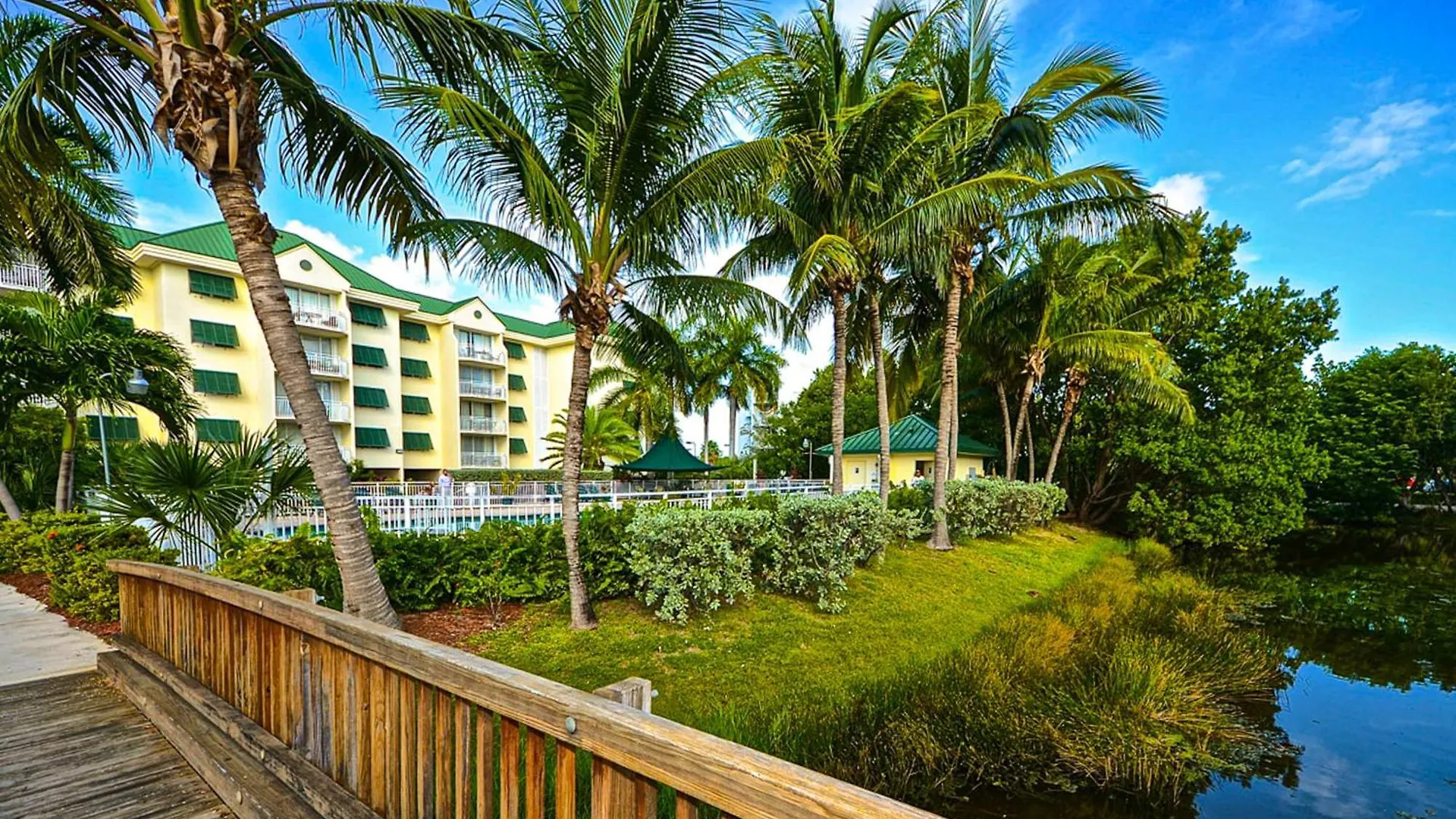 Apartment Sunrise Suites Big Kahuna Suite #202 Key West