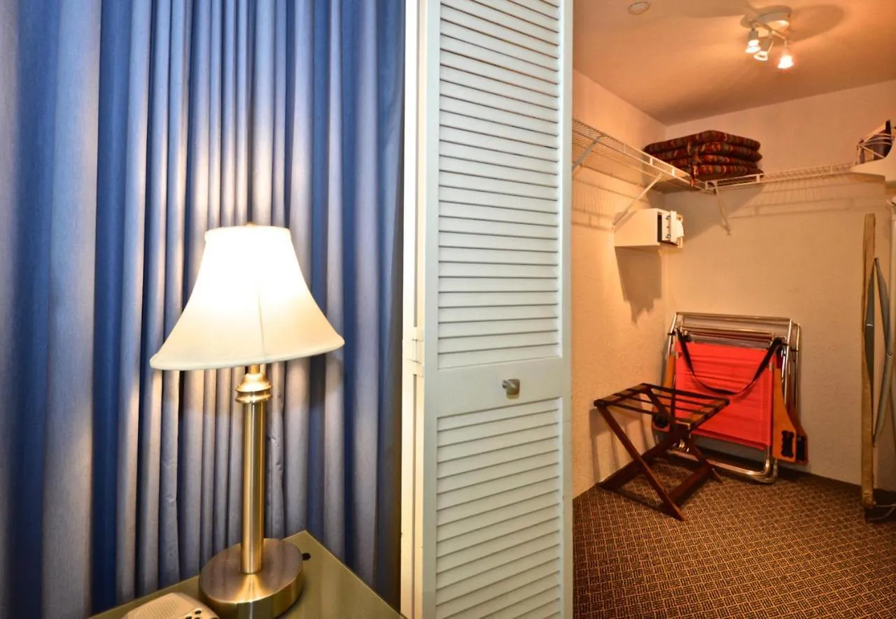 Sunrise Suites Big Kahuna Suite #202 Key West